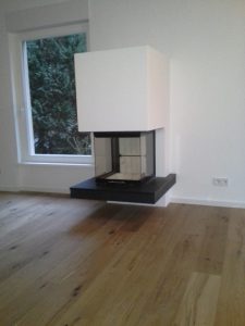 dreiseitiger Kamin